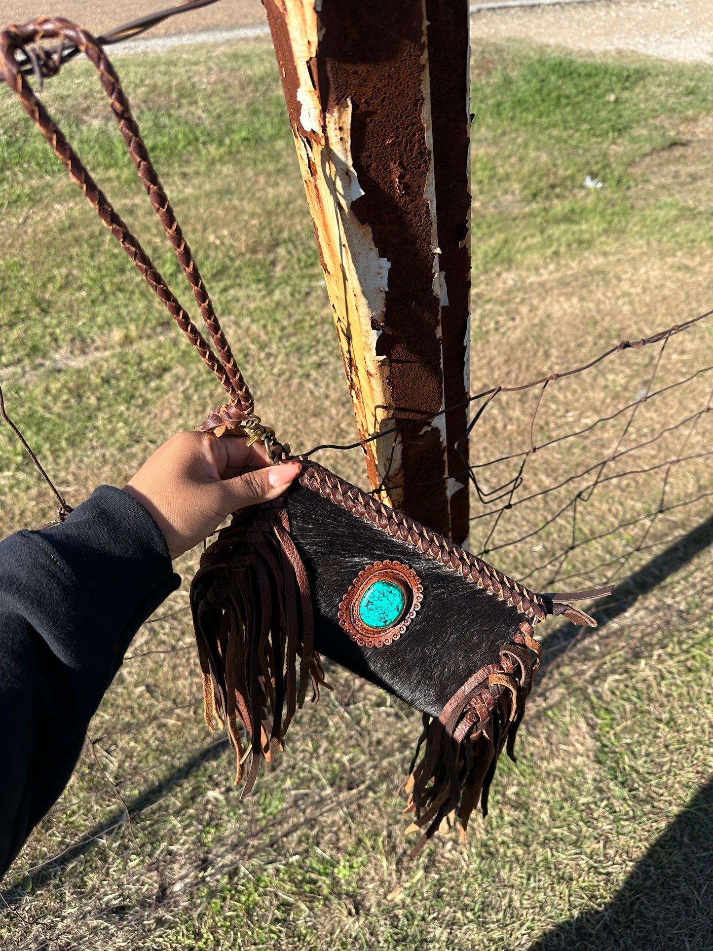 AD COWHIDE WRISTLET